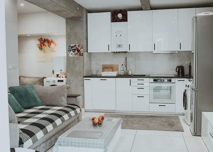 Grand Comfort 3 Bedroom, 3 Bathroom, Ground Floor&Fresh Air